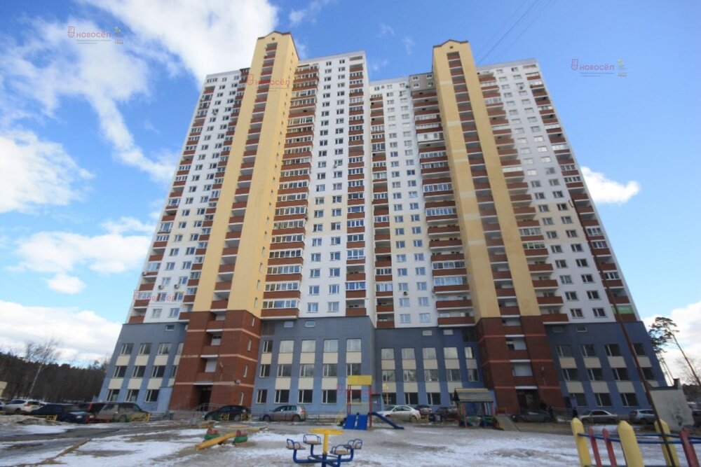 Екатеринбург, ул. Базовый, 50 (Автовокзал) - фото квартиры (2)