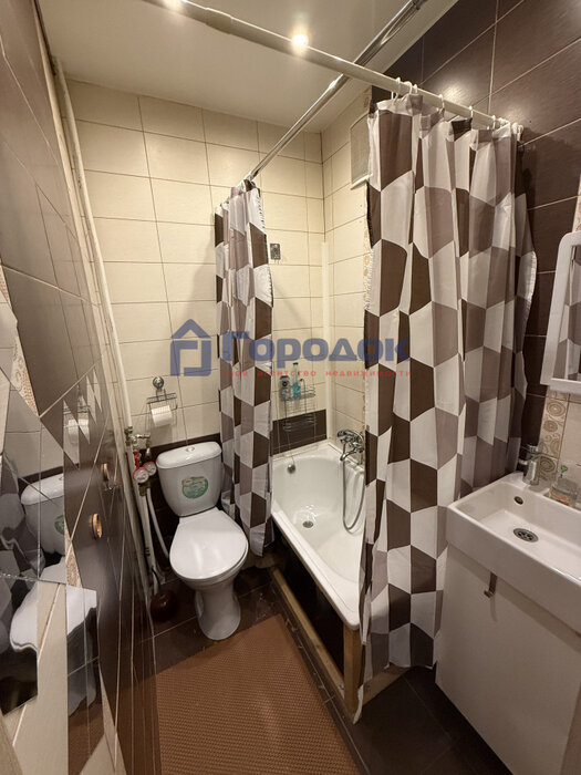 г. Каменск-Уральский, ул. Челябинская, 71 (городской округ Каменский) - фото квартиры (7)