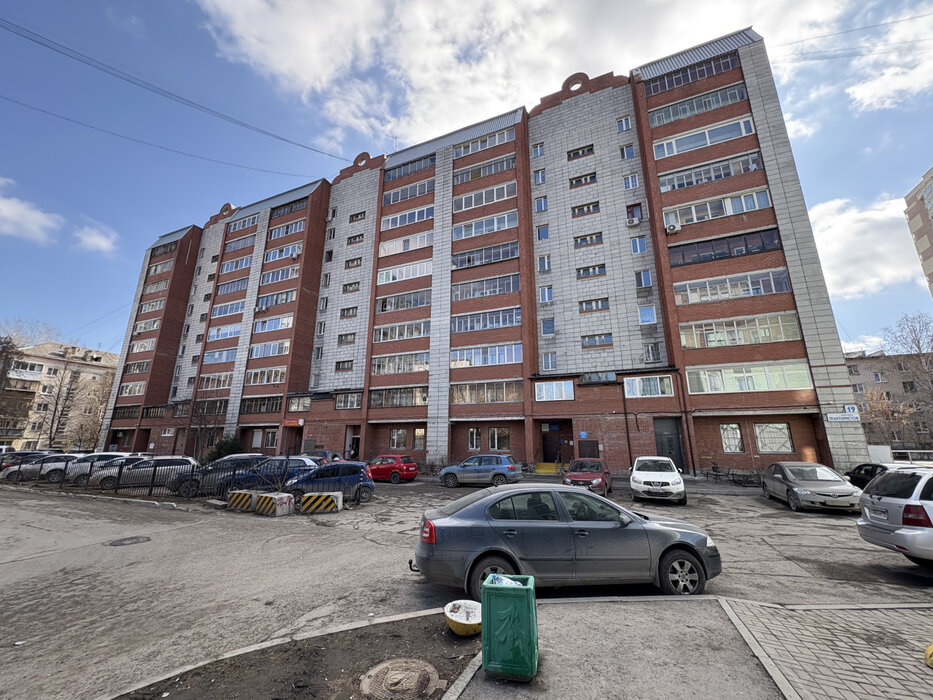 Екатеринбург, ул. Трактористов, 19 (Автовокзал) - фото квартиры (1)