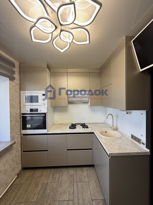 г. Каменск-Уральский, ул. Чайковского, 26 (городской округ Каменский) - фото квартиры (1)