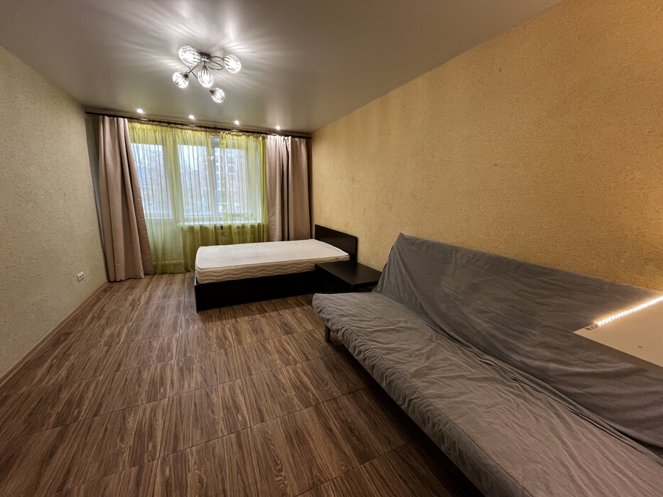 Екатеринбург, ул. Азина, 20/4 (Центр) - фото квартиры (1)