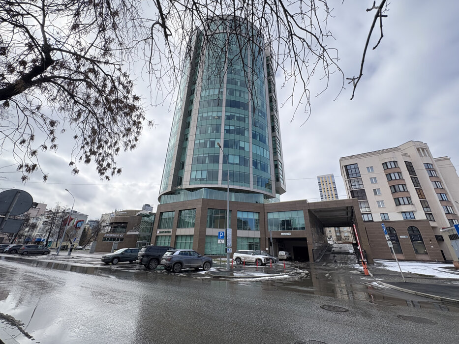 Екатеринбург, ул. Хохрякова, 10 (Центр) - фото гаража (1)