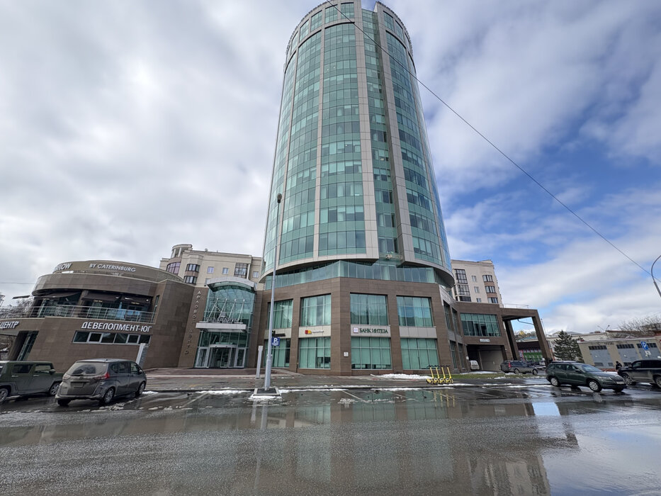 Екатеринбург, ул. Хохрякова, 10 (Центр) - фото гаража (2)