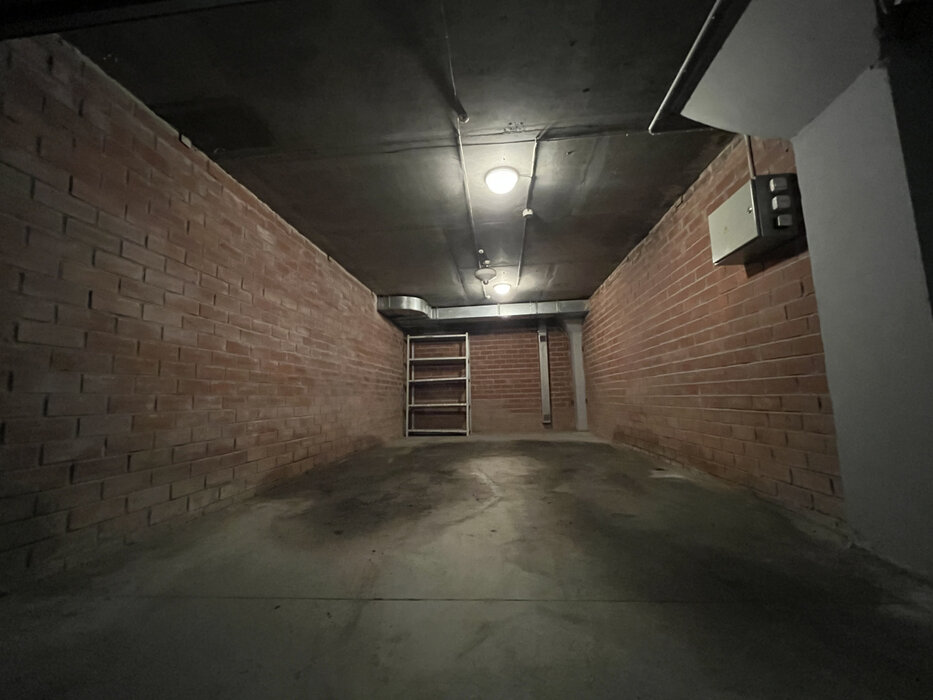 Екатеринбург, ул. Хохрякова, 10 (Центр) - фото гаража (6)