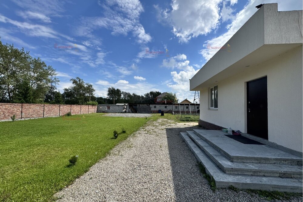 поселок городского типа Белоярский, ул. Привокзальная, 70 (городской округ Белоярский) - фото дома (12)