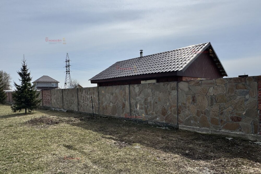 поселок городского типа Белоярский, ул. Привокзальная, 70 (городской округ Белоярский) - фото дома (5)