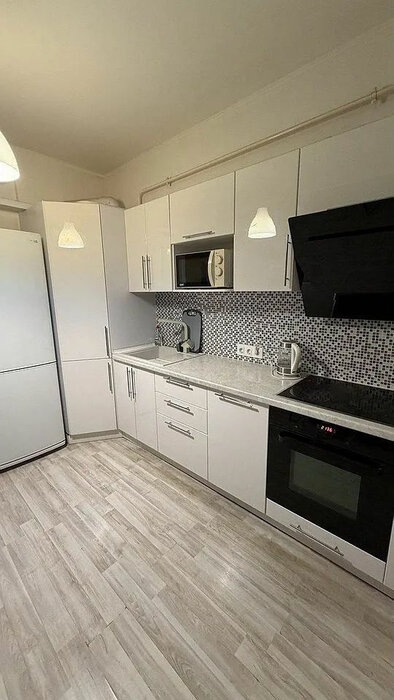 Екатеринбург, ул. Карасьевская, 48 (Широкая речка) - фото квартиры (2)