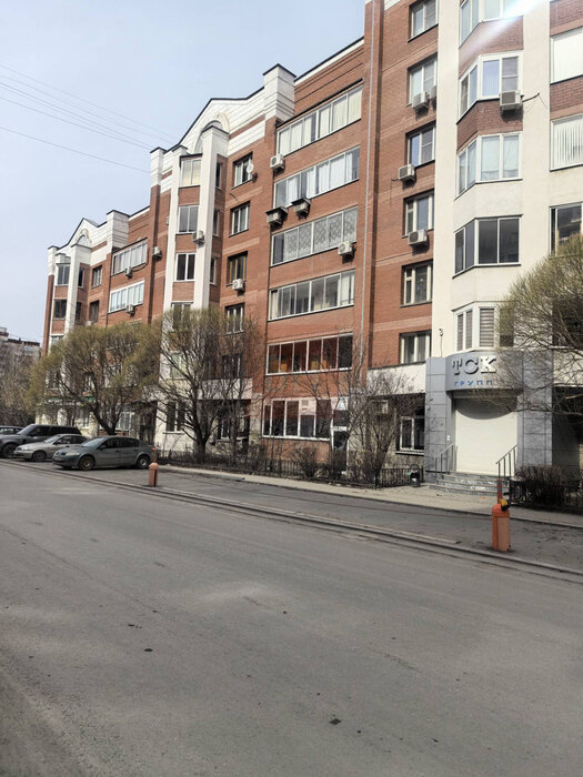 Екатеринбург, ул. Уральских рабочих, 28 - фото торговой площади (1)