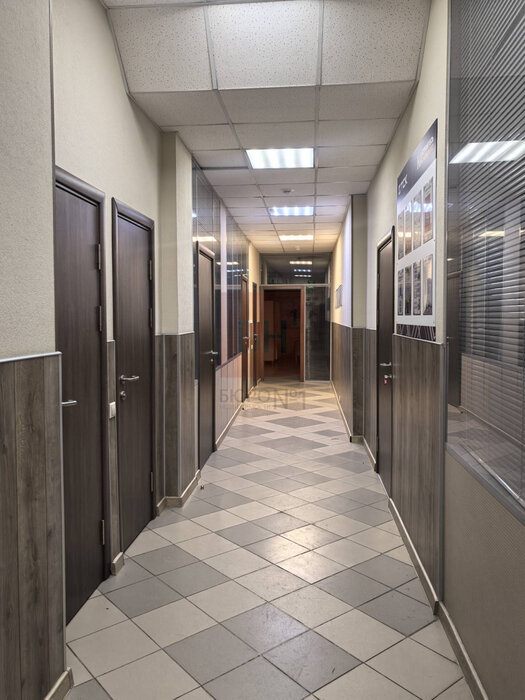 Екатеринбург, ул. Уральских рабочих, 28 - фото торговой площади (4)