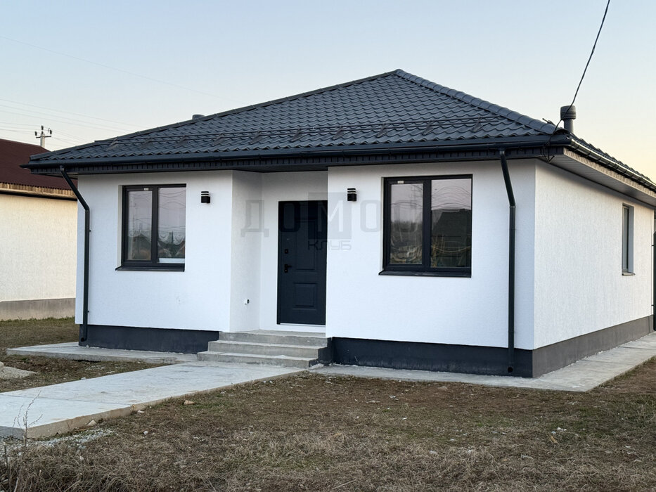 п. Прохладный, ул. Ягодная, 15 (городской округ Белоярский) - фото коттеджа (1)