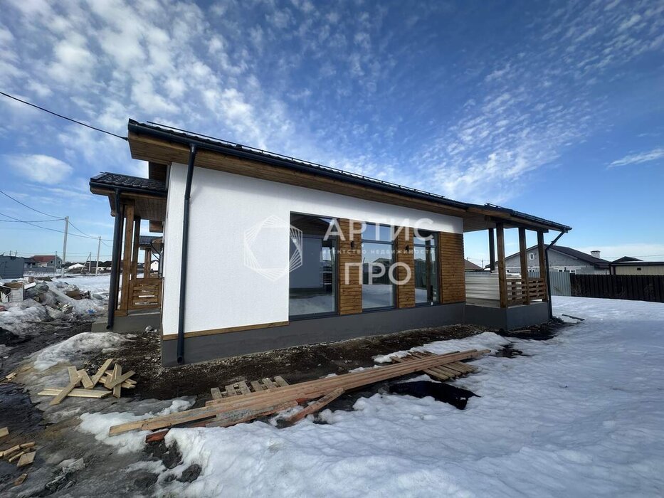 п. Прохладный, ул. Ягодная, 12 (городской округ Белоярский) - фото дома (2)