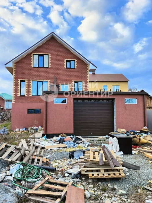 г. Арамиль, ул. Чкалова, 45 (городской округ Арамильский) - фото коттеджа (1)