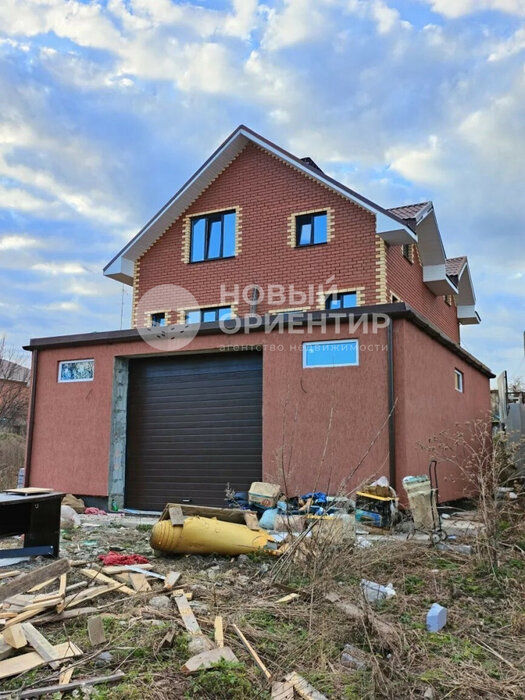 г. Арамиль, ул. Чкалова, 45 (городской округ Арамильский) - фото коттеджа (2)