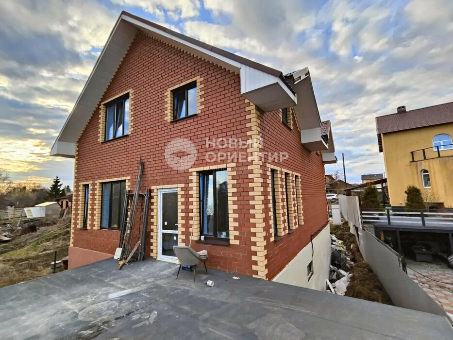 г. Арамиль, ул. Чкалова, 45 (городской округ Арамильский) - фото коттеджа (8)