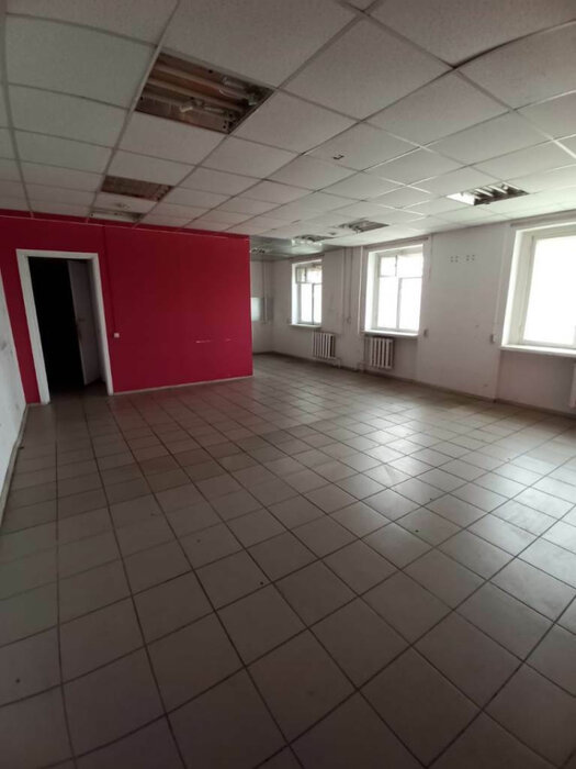 г. Качканар, ул. Свердлова, 28 (городской округ Качканарский) - фото торговой площади (2)