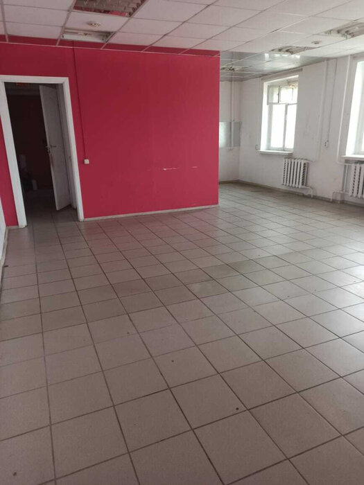 г. Качканар, ул. Свердлова, 28 (городской округ Качканарский) - фото торговой площади (6)