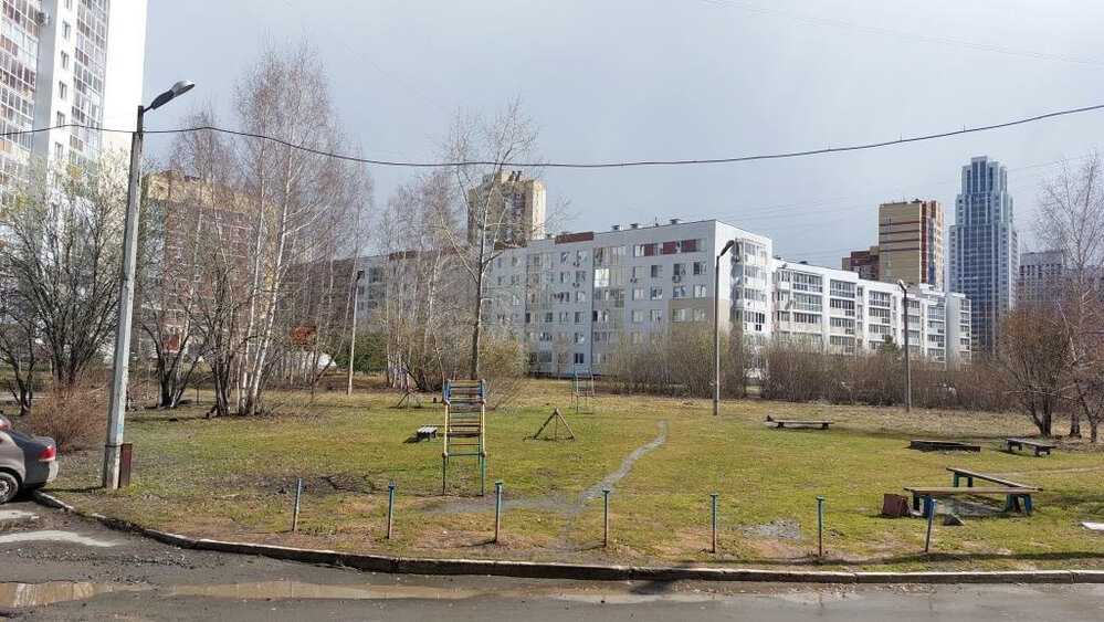 Екатеринбург, ул. Краснолесья, 16/1 (УНЦ) - фото квартиры (1)