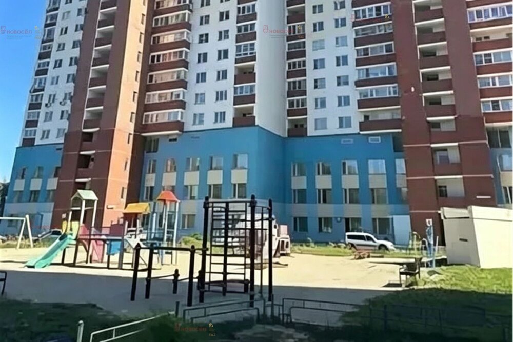 Екатеринбург, ул. Базовый, 50 (Автовокзал) - фото квартиры (2)