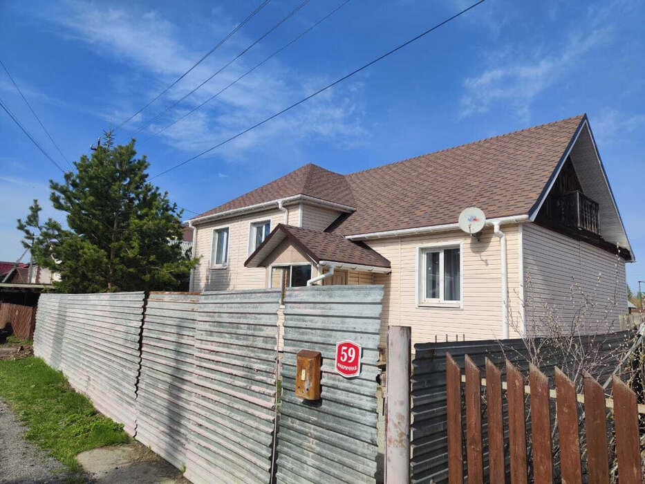 г. Верхняя Пышма, ул. Фабричная, 59 (городской округ Верхняя Пышма) - фото дома (3)