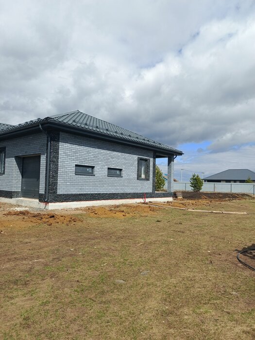 поселок городского типа Мартюш, ул. Клеверная, 1 (городской округ Каменский) - фото дома (3)