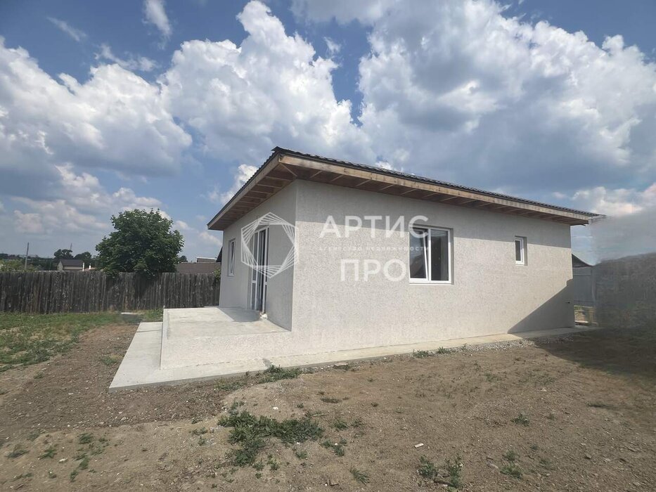 п. Бобровский, ул. Комсомольская, 15 (городской округ Сысертский) - фото дома (4)