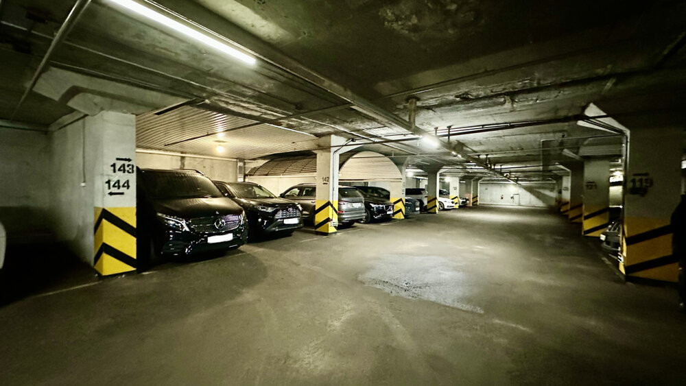 Екатеринбург, ул. Маршала Жукова, 13 (Центр) - фото гаража (8)