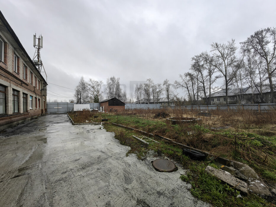 г. Первоуральск, ул. Добролюбова, 42а (городской округ Первоуральск) - фото здания (3)