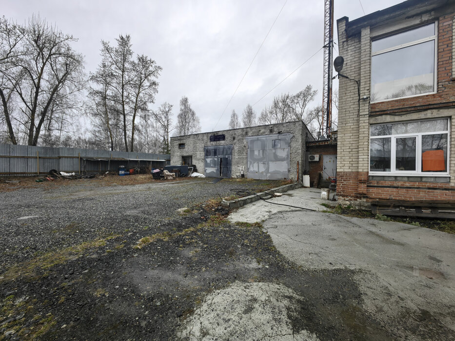 г. Первоуральск, ул. Добролюбова, 42а (городской округ Первоуральск) - фото здания (5)