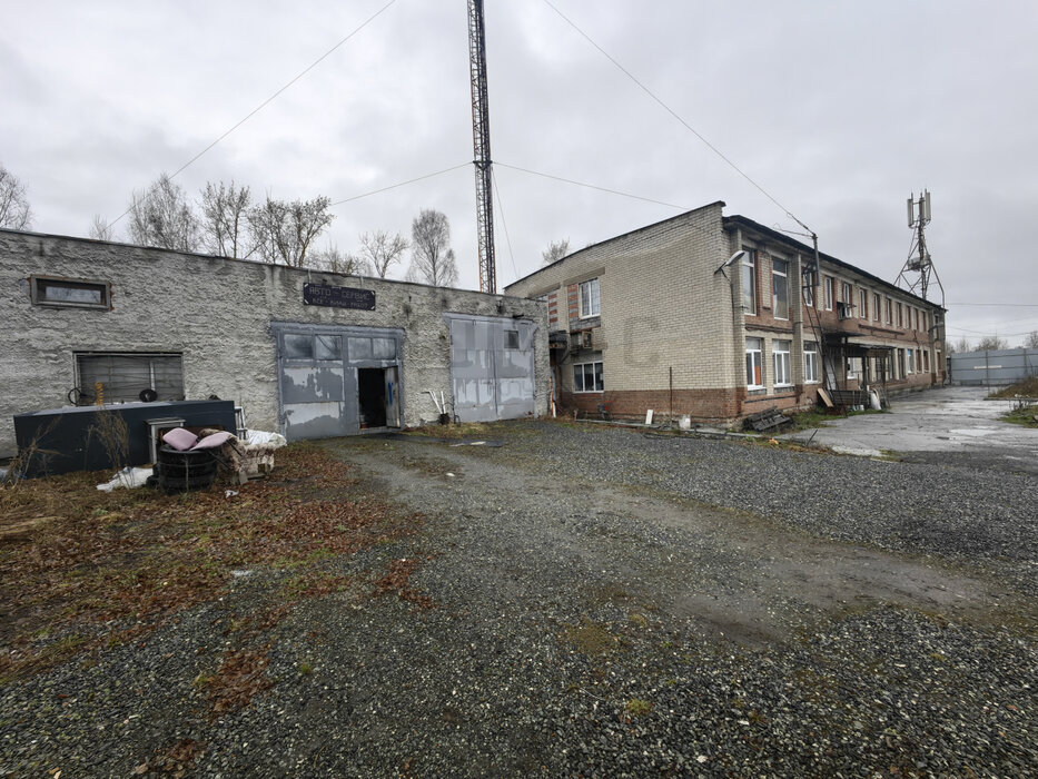 г. Первоуральск, ул. Добролюбова, 42а (городской округ Первоуральск) - фото здания (6)