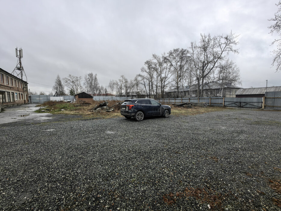 г. Первоуральск, ул. Добролюбова, 42а (городской округ Первоуральск) - фото здания (8)