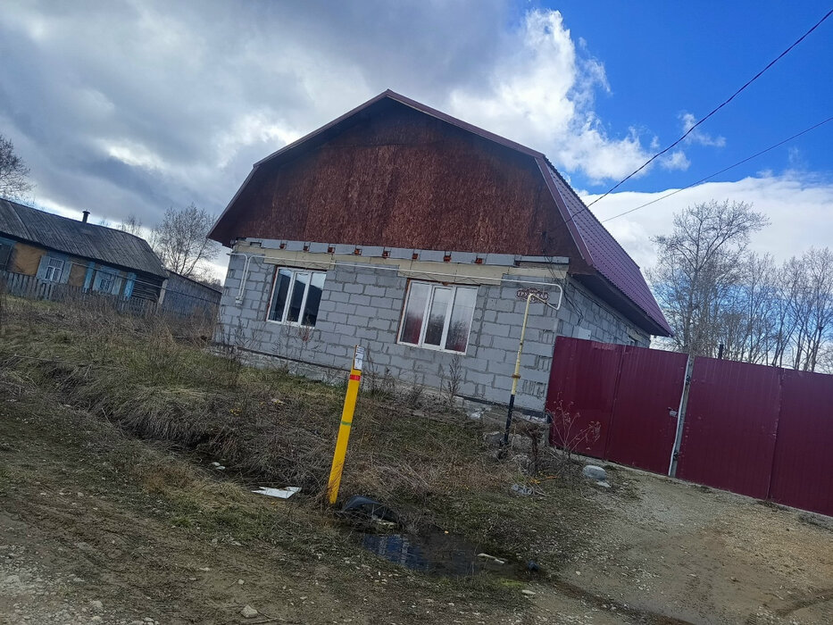 г. Кировград, ул. Трудовая, 32 (городской округ Кировградский) - фото коттеджа/дома/дачи (2)