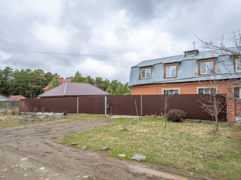 г. Арамиль, ул. Мамина-Сибиряка, 2 (городской округ Арамильский) - фото дома (11)