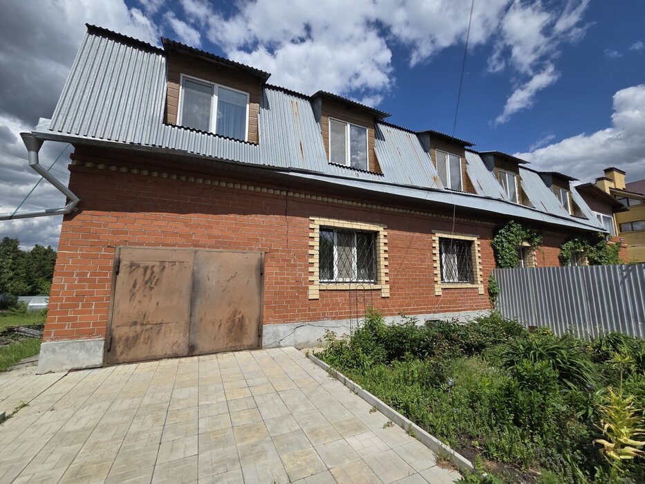 г. Арамиль, ул. Мамина-Сибиряка, 2 (городской округ Арамильский) - фото дома (12)