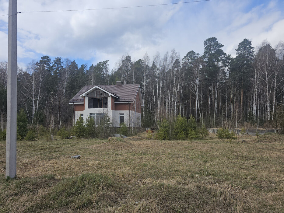 г. Среднеуральск, ул. Благодатная, 8 (городской округ Среднеуральск) - фото коттеджа (2)