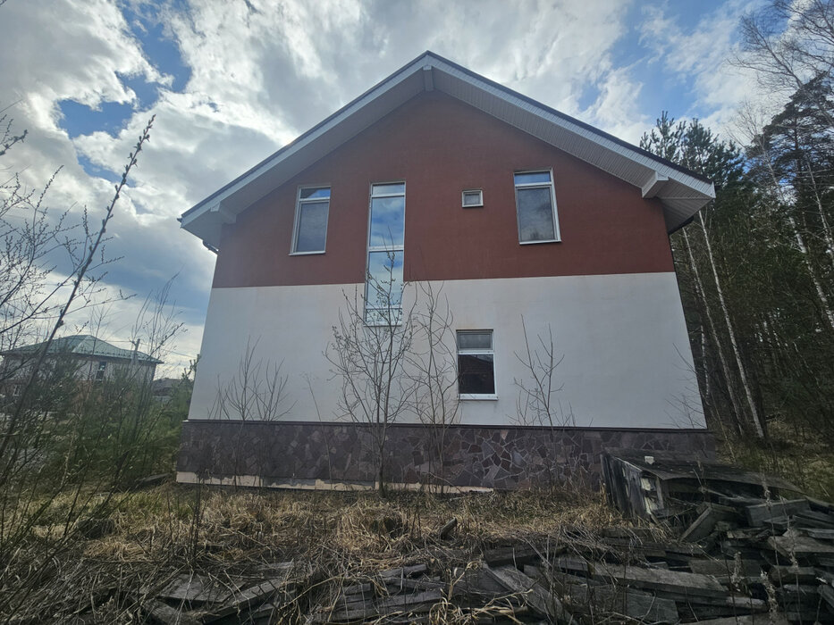 г. Среднеуральск, ул. Благодатная, 8 (городской округ Среднеуральск) - фото коттеджа (3)