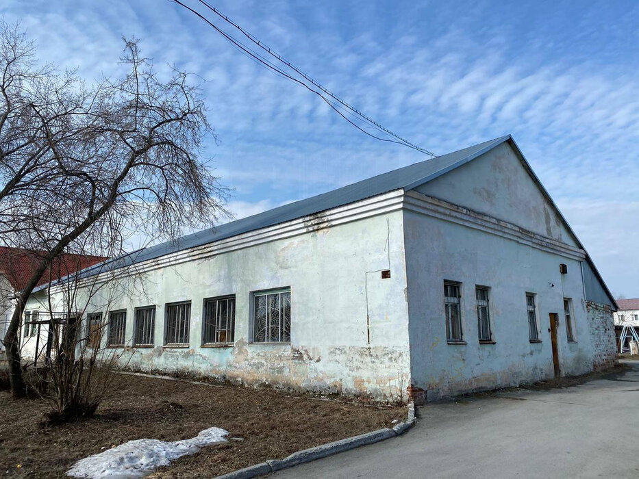 п. Белокаменный, ул. Советская, 21/2 (городской округ Асбестовский) - фото торговой площади (1)