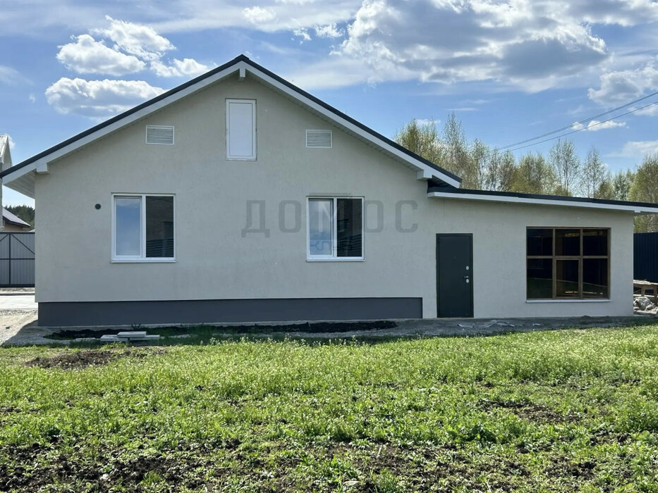п. Залесье, ул. Новая, 44 (городской округ Верхняя Пышма) - фото коттеджа (1)