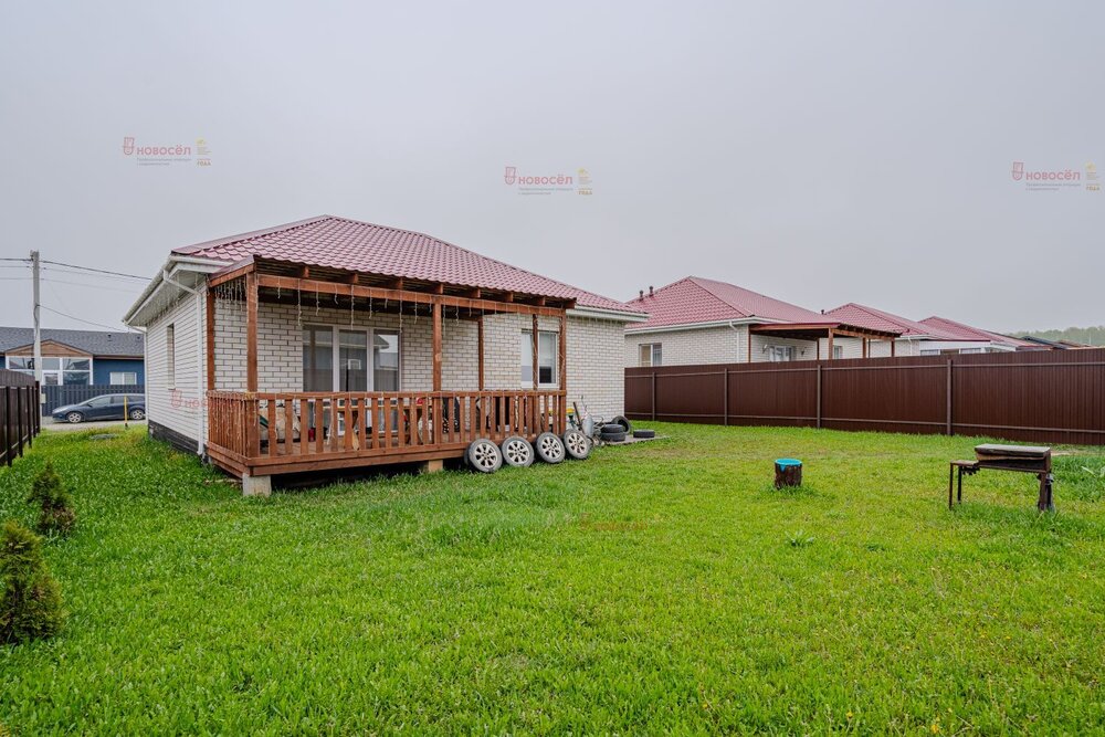 п. Прохладный, ул. Ежевичная, 26А (городской округ Белоярский) - фото дома (3)