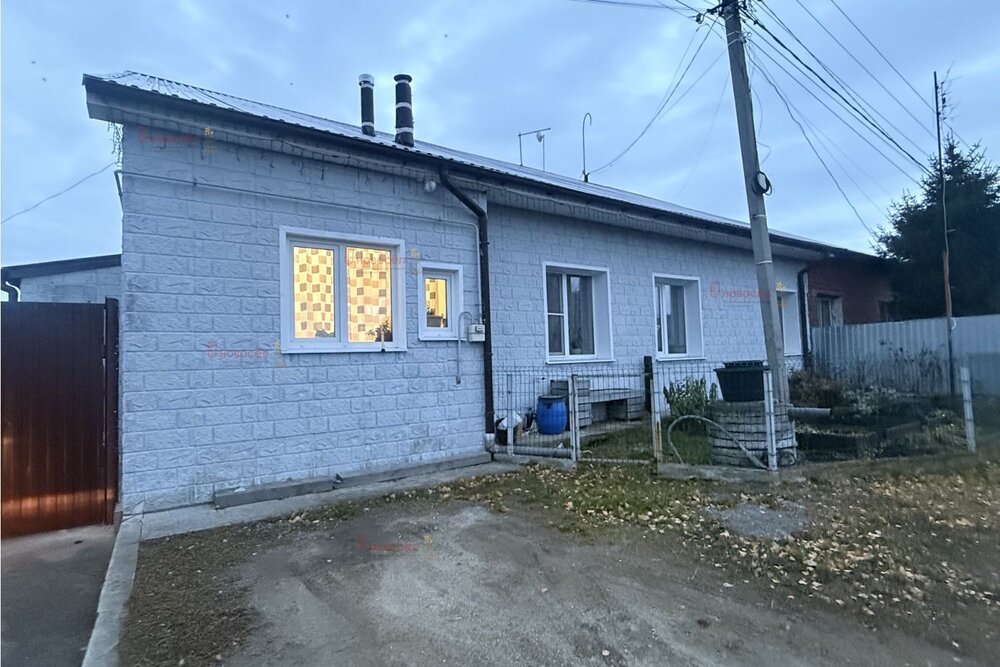п. Большой Исток, ул. Степана Разина, 20/4 (городской округ Сысертский) - фото дома (1)