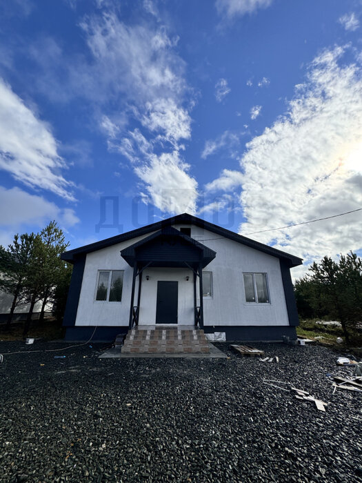 п. Прохладный, ул. Ягодная, 26 (городской округ Белоярский) - фото коттеджа (2)