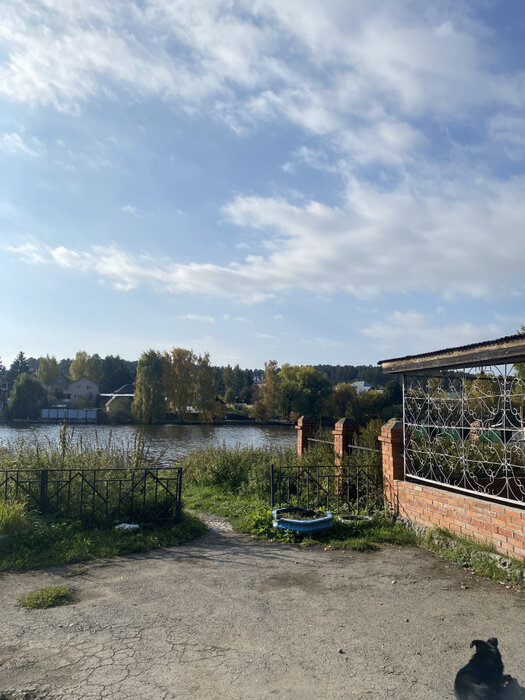 д. Малое Седельниково, ул. Рабочей молодежи, 2б (городской округ Сысертский) - фото здания (2)