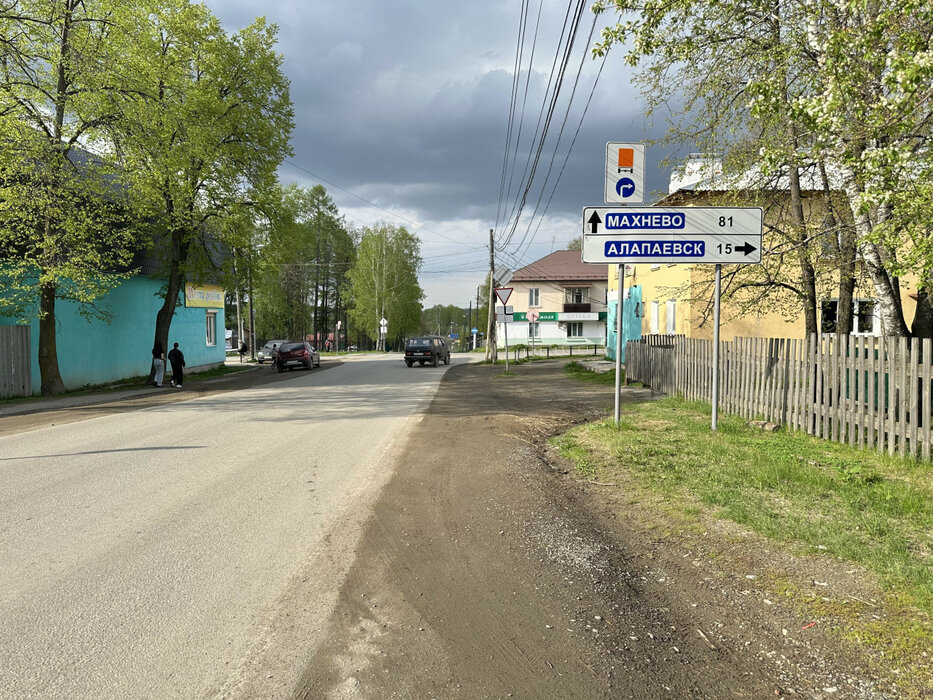 п. Верхняя Синячиха, ул. Красной Гвардии, 13 (городской округ Алапаевский) - фото здания (6)