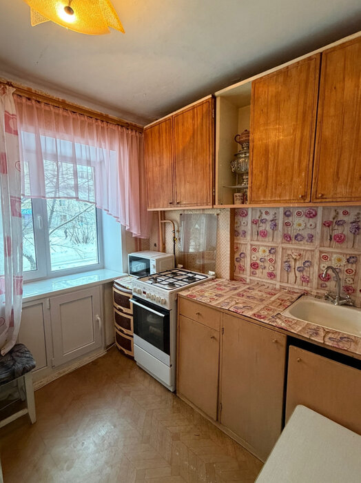 г. Каменск-Уральский, ул. Добролюбова, 18 (городской округ Каменский) - фото квартиры (6)