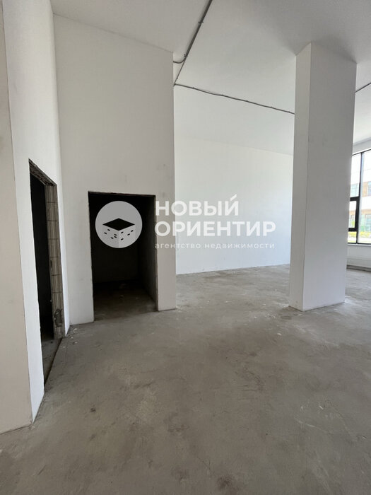 Екатеринбург, ул. Золотистый, 19 (Солнечный) - фото торгового помещения (7)