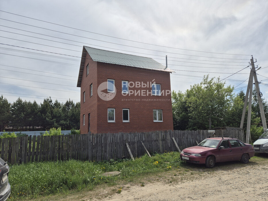 г. Березовский, ул. Песочная, 9 (городской округ Березовский) - фото дома (1)