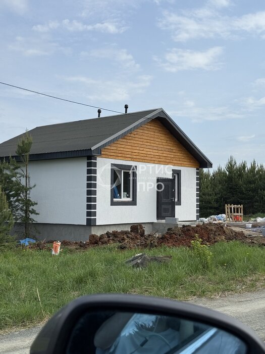 п. Бобровский, ул. Бобровская Усадьба Сельская, 22 (городской округ Сысертский) - фото дома (2)