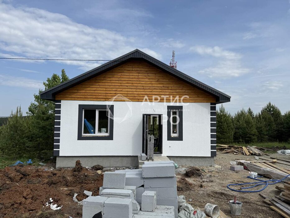 п. Бобровский, ул. Бобровская Усадьба Сельская, 22 (городской округ Сысертский) - фото дома (4)