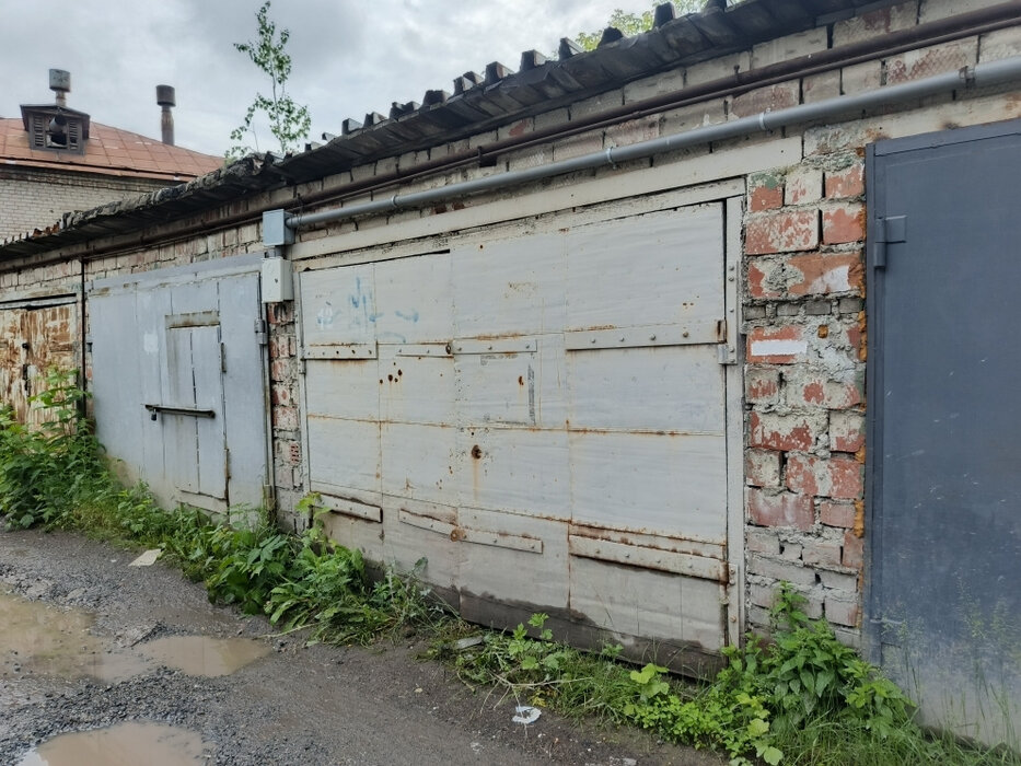 Екатеринбург, ул. Восточная, 27 (Шарташский рынок) - фото гаража (1)