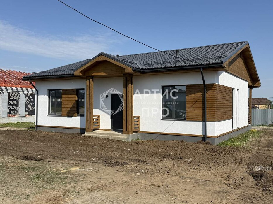 п. Прохладный, ул. Ягодная, 10 (городской округ Белоярский) - фото дома (1)