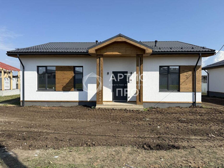 п. Прохладный, ул. Ягодная, 10 (городской округ Белоярский) - фото дома (2)